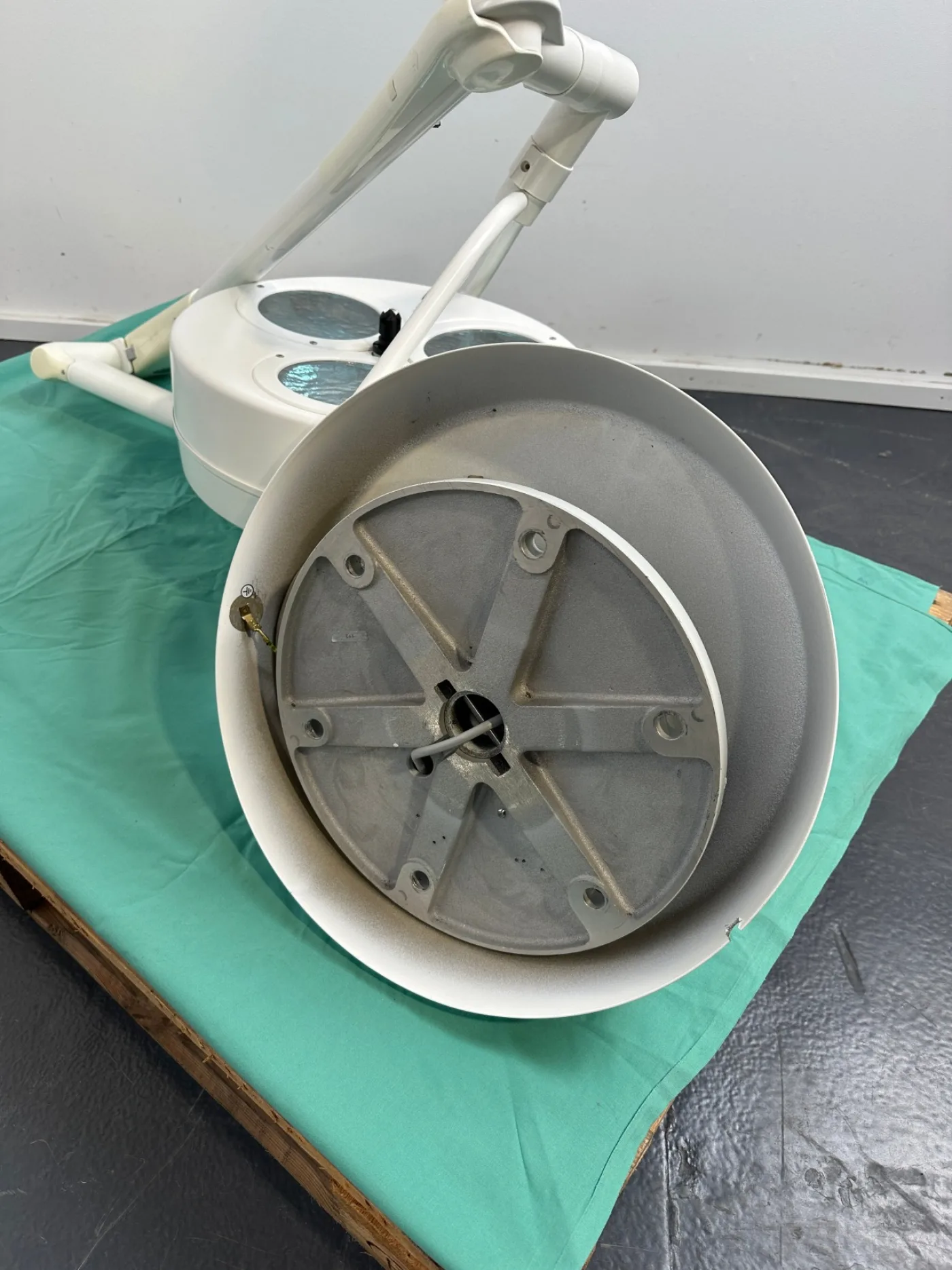 Dr. Mach Triaflex OP-Lampe Deckenmontage - 3