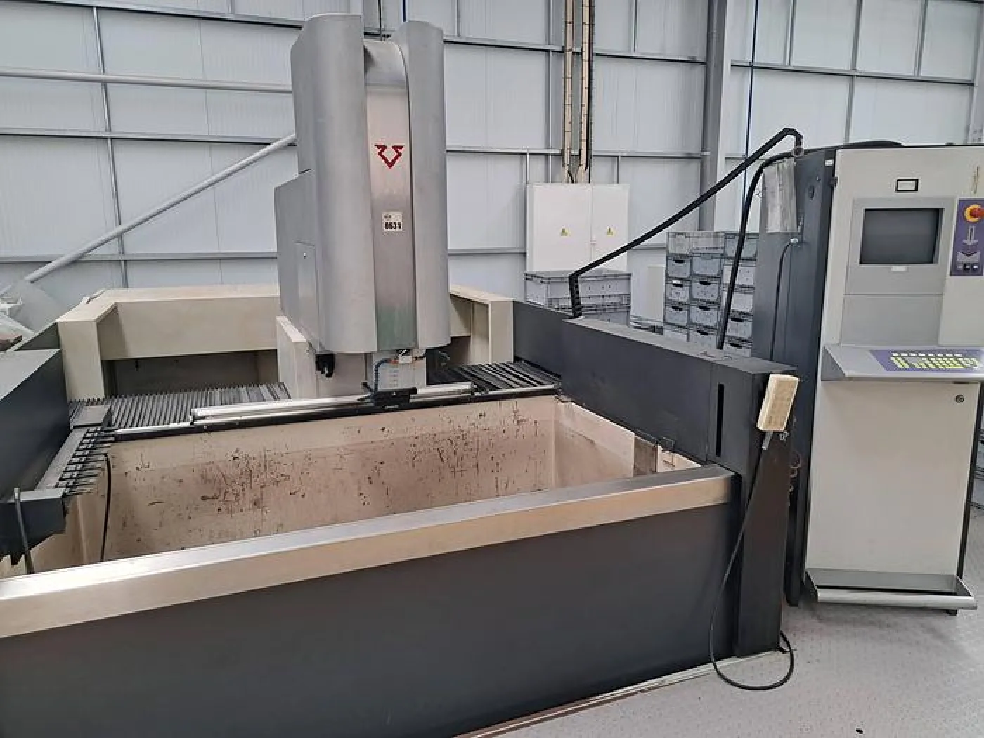 Eletroerosão ONA HS700 - 1