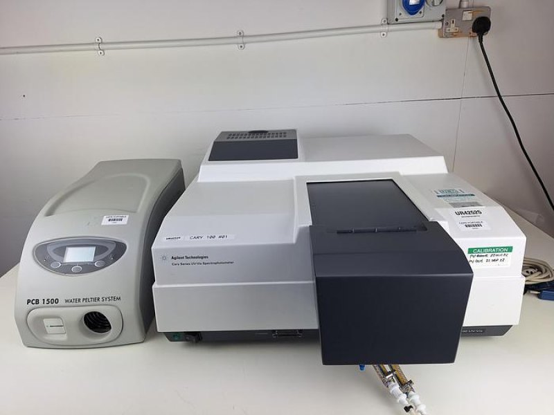 Agilent Cary 100 UV-Vis spectrophotometer