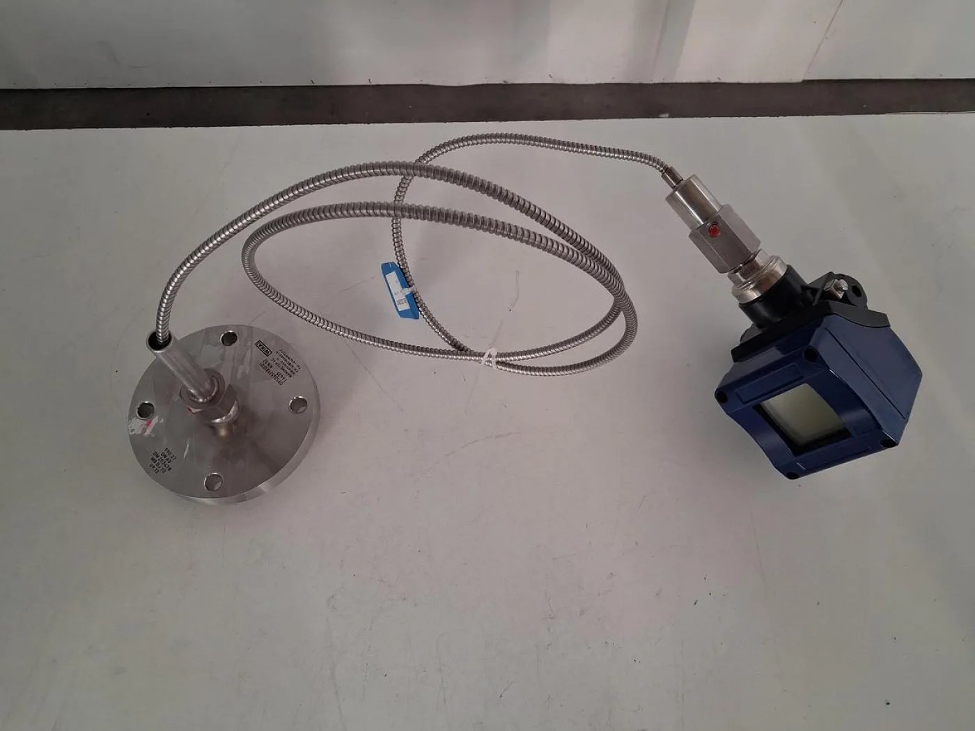 WIKA IUT-10 Druckmessumformer mit DN-40-Druckmittler - 3