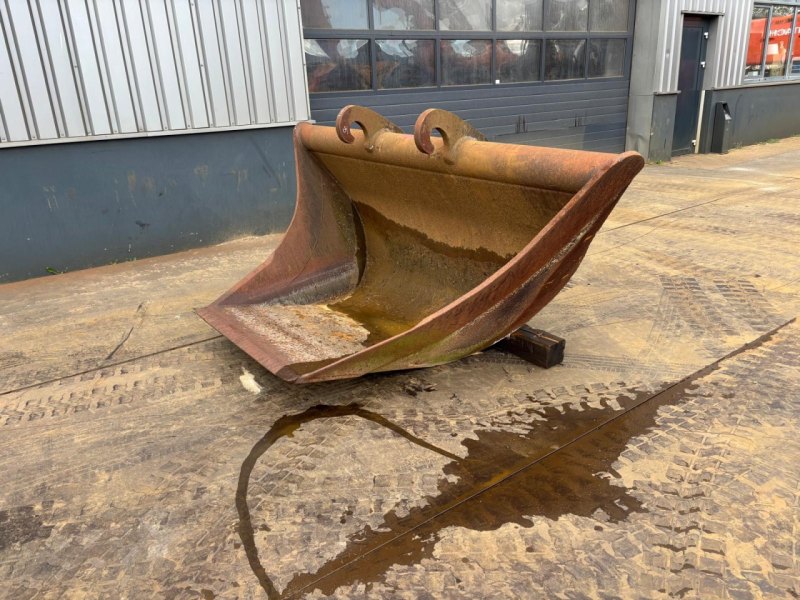 Trapezoidal bucket CW 40