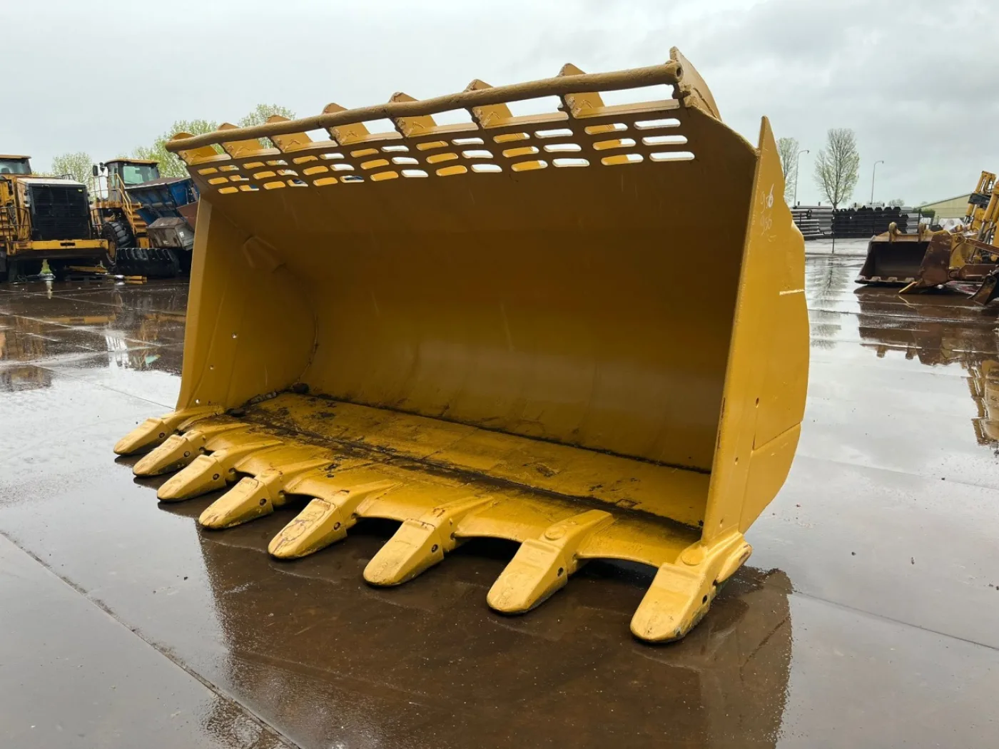 Bucket Caterpillar 990 - 1