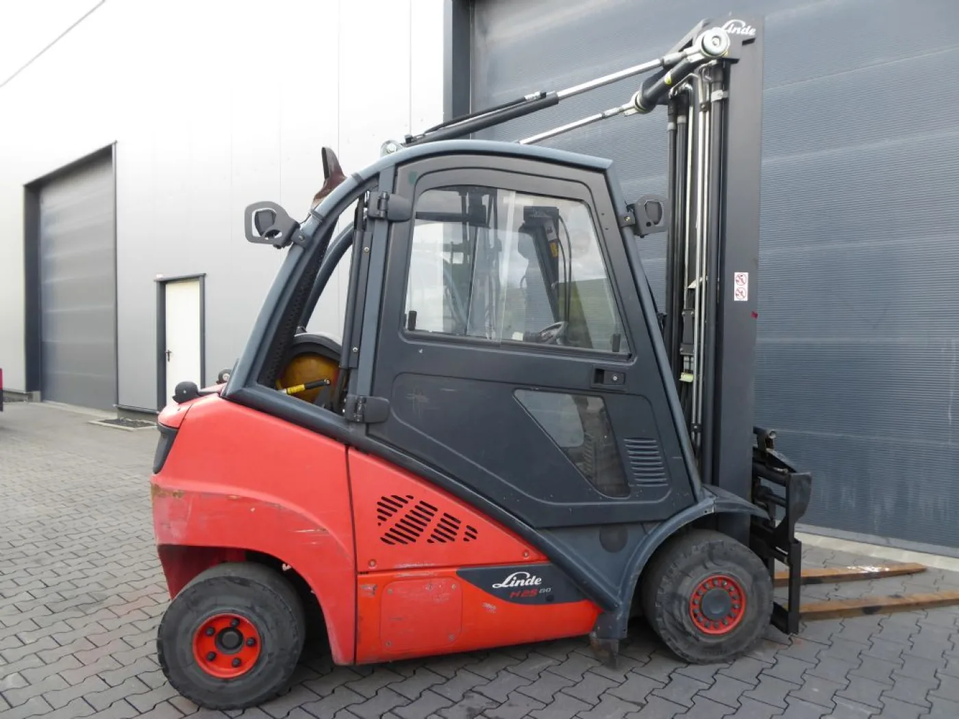 Linde H25T-02 - 8