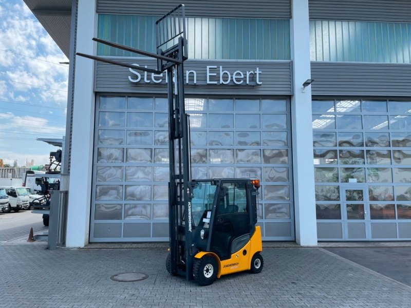 Jungheinrich DFG 316s / Triplex: 4.4m / 2.008h / Air Conditioning / SS