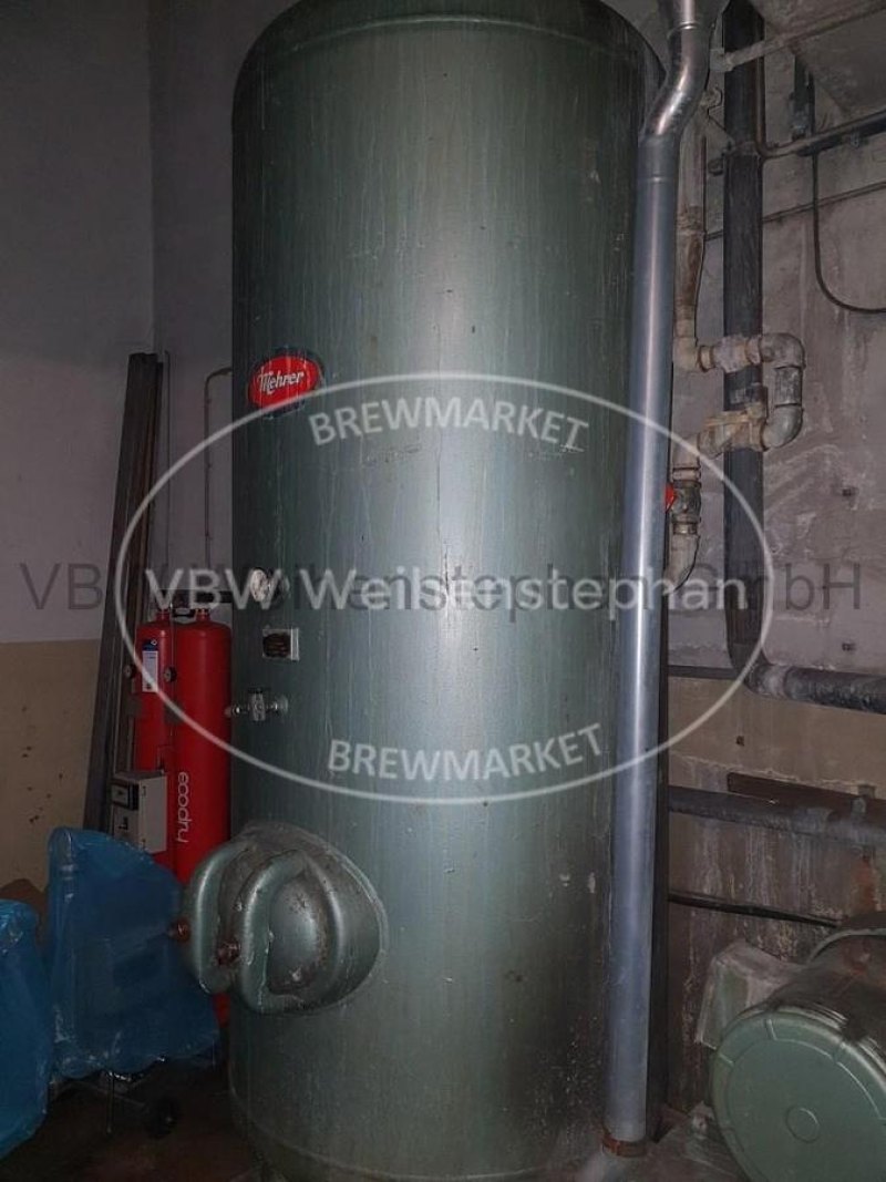 Compressed air tank