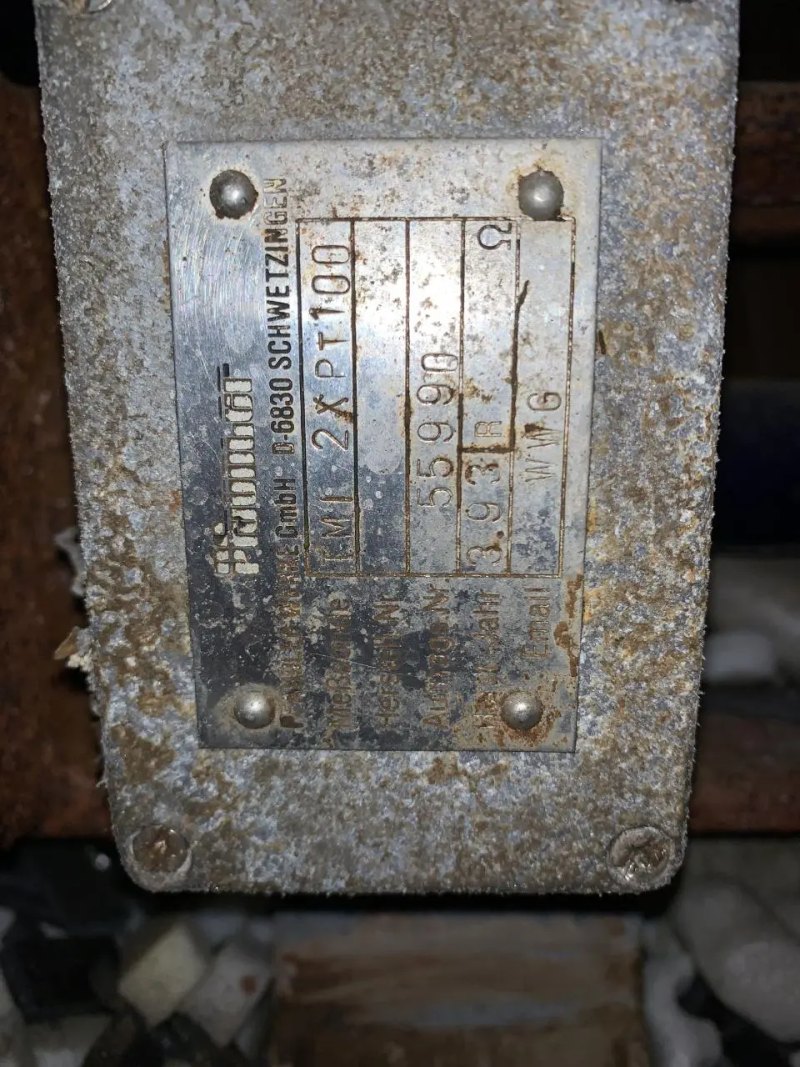 PFAUDLER APA 150V 100 ENAMELED SEAT VALVE WITH CONNECTION FOR 2 USED TEMPERATURE PROBES