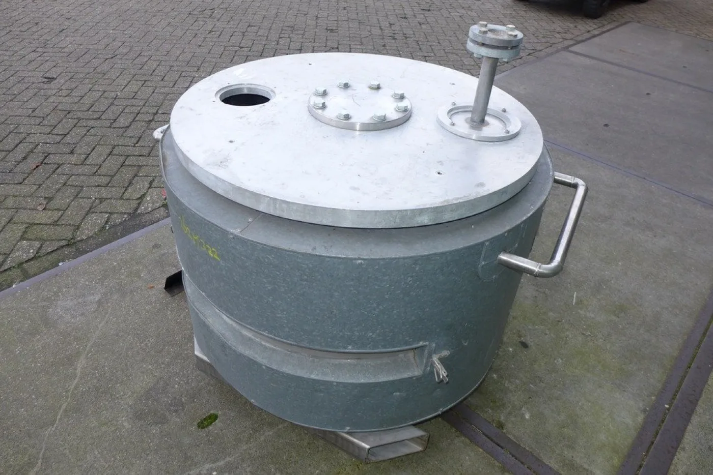 Vertical tank - 2