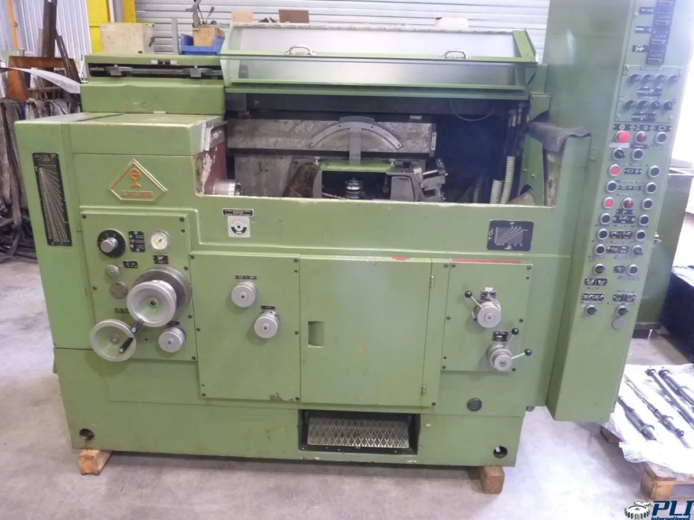 KLINGELNBERG AGW 231 hob sharpener - 1