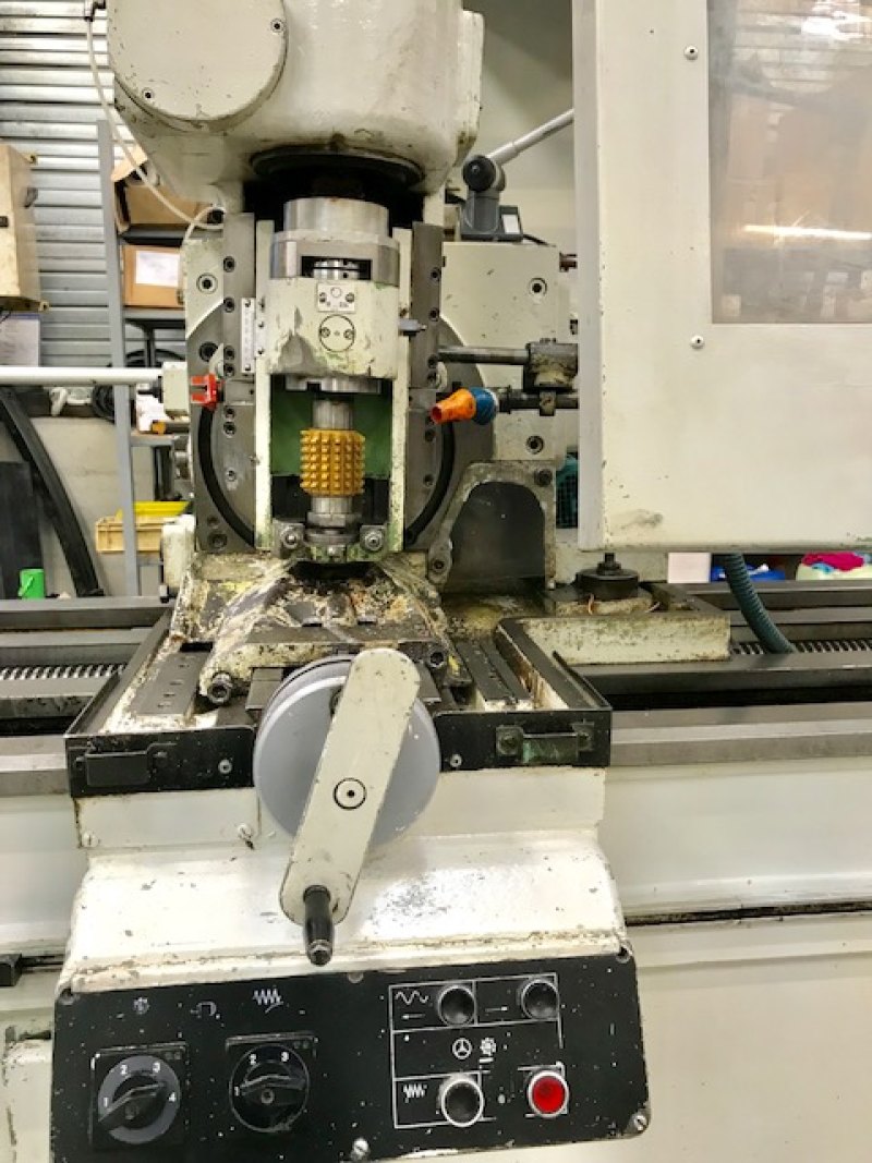 Horizontal Gear Hobbing Machine – HECKERT ZFWVG 250/2000