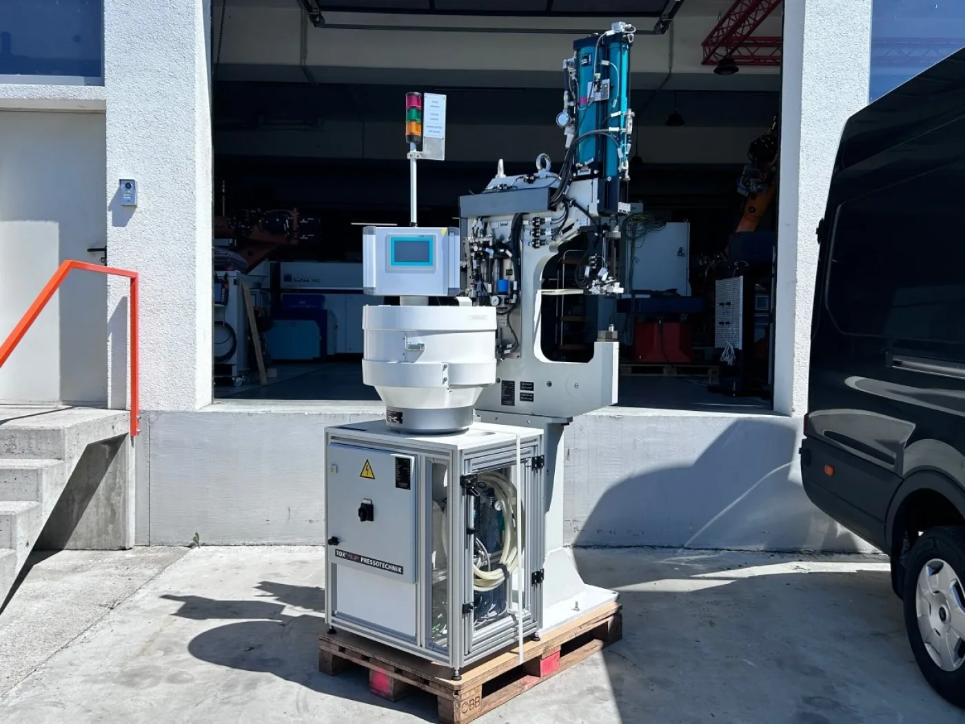 Tox Pressotechnik Hydropneumatische Presse mit Zuführung STE341-7210 - 2