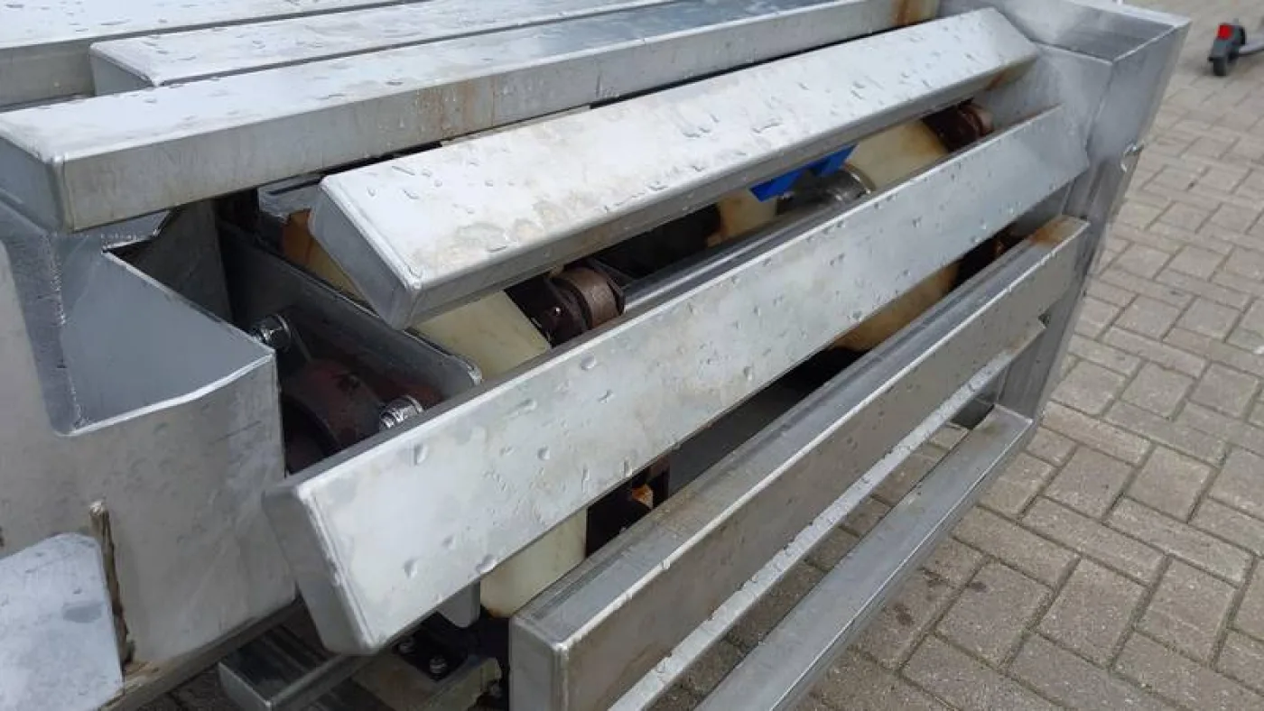 Bleeding table conveyor - 5