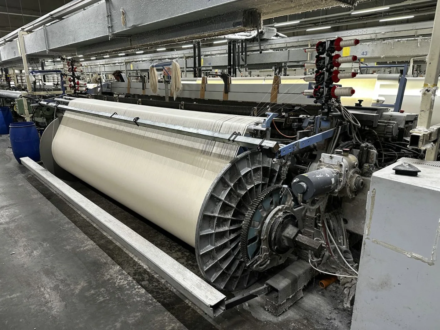 11x Sulzer - P7300 HP B 330 N4 SP R D12 projectile weaving looms - 7