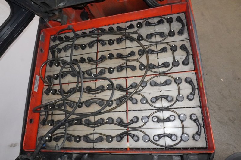 Frontstapler Linde E 25/600 HL 387 (2016)