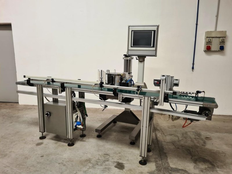 ETICHETTATRICE CON STAMPANTE E NASTRO TRASPORTATORE – IRPLAST – MOD. PA 180 COMPACT