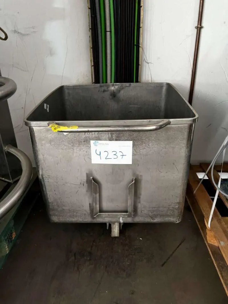 USED STAINLESS STEEL TANK WITH WHEELS 200 LITERS