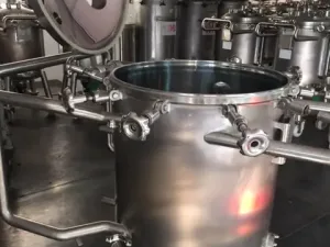 USED 316L STAINLESS STEEL TANK 200 LITERS