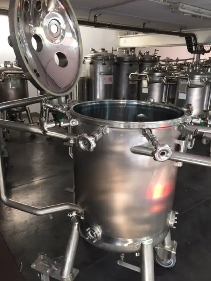 USED 316L STAINLESS STEEL TANK 200 LITERS
