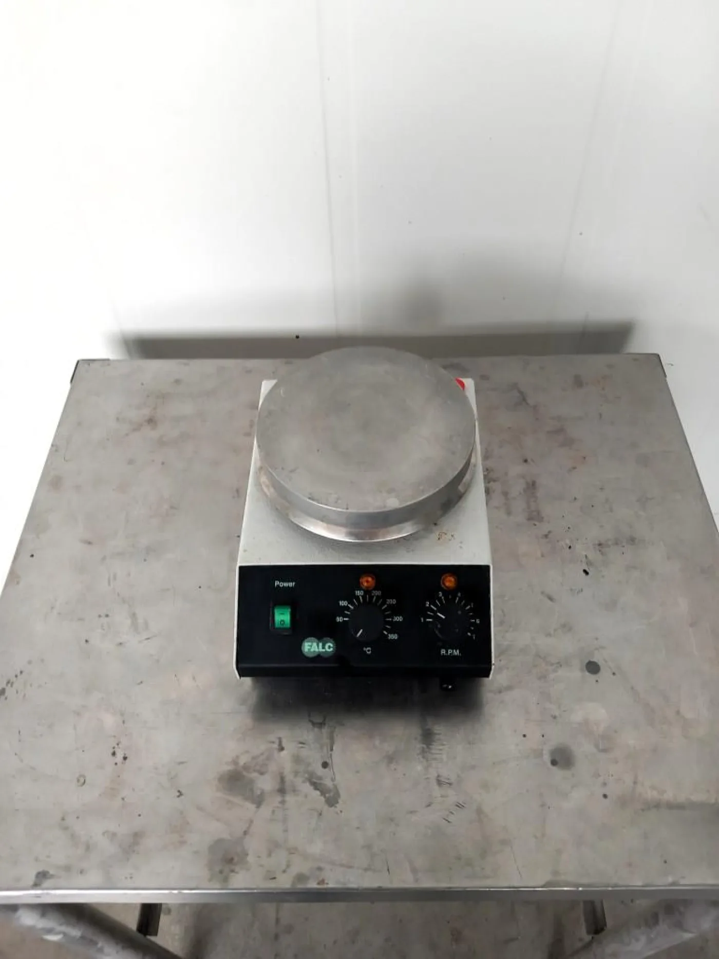 AGITATORE MAGNETICO CON PIASTRA RISCALDANTE – FALC – MOD. F70 - 4