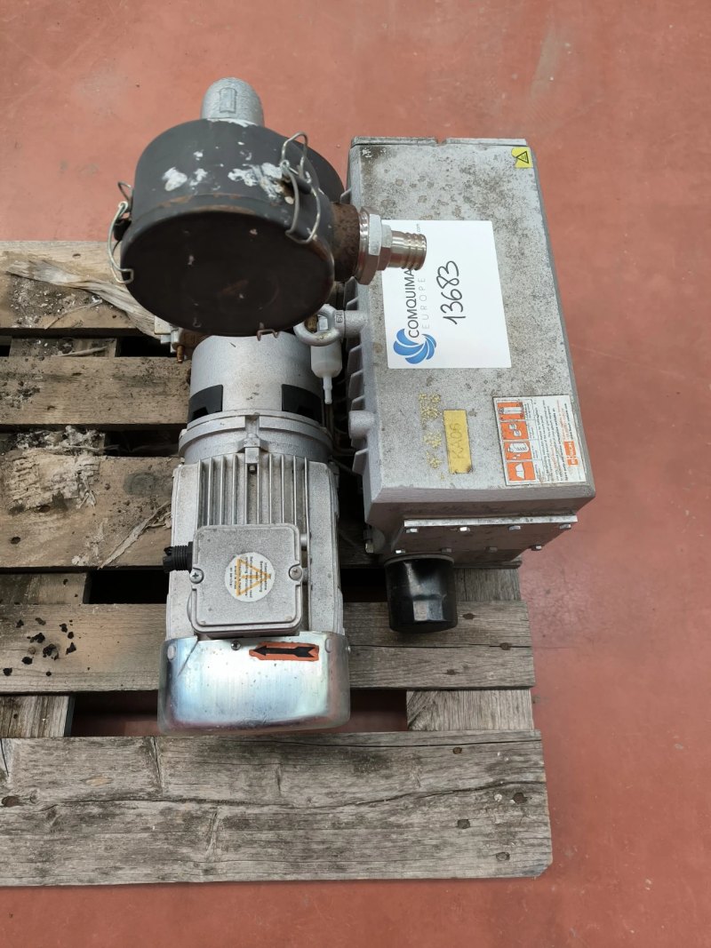 BUSCH RA 0063 F VACUUM PUMP