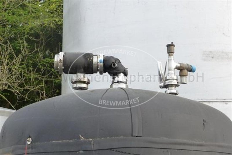 Hot water tank