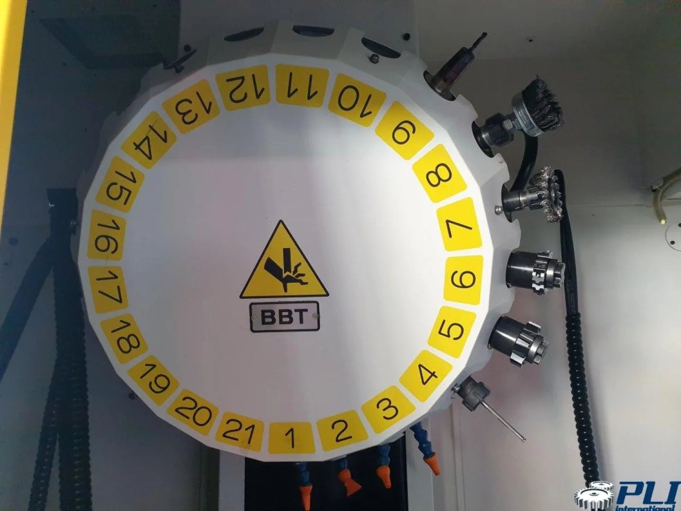 Vertical Machining Center – FANUC ALPHA D21 MiB5 - 5