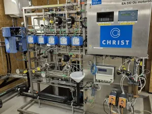 Christ Osmotron EA510 – Reinstwasseranlage für Labor & Pharma