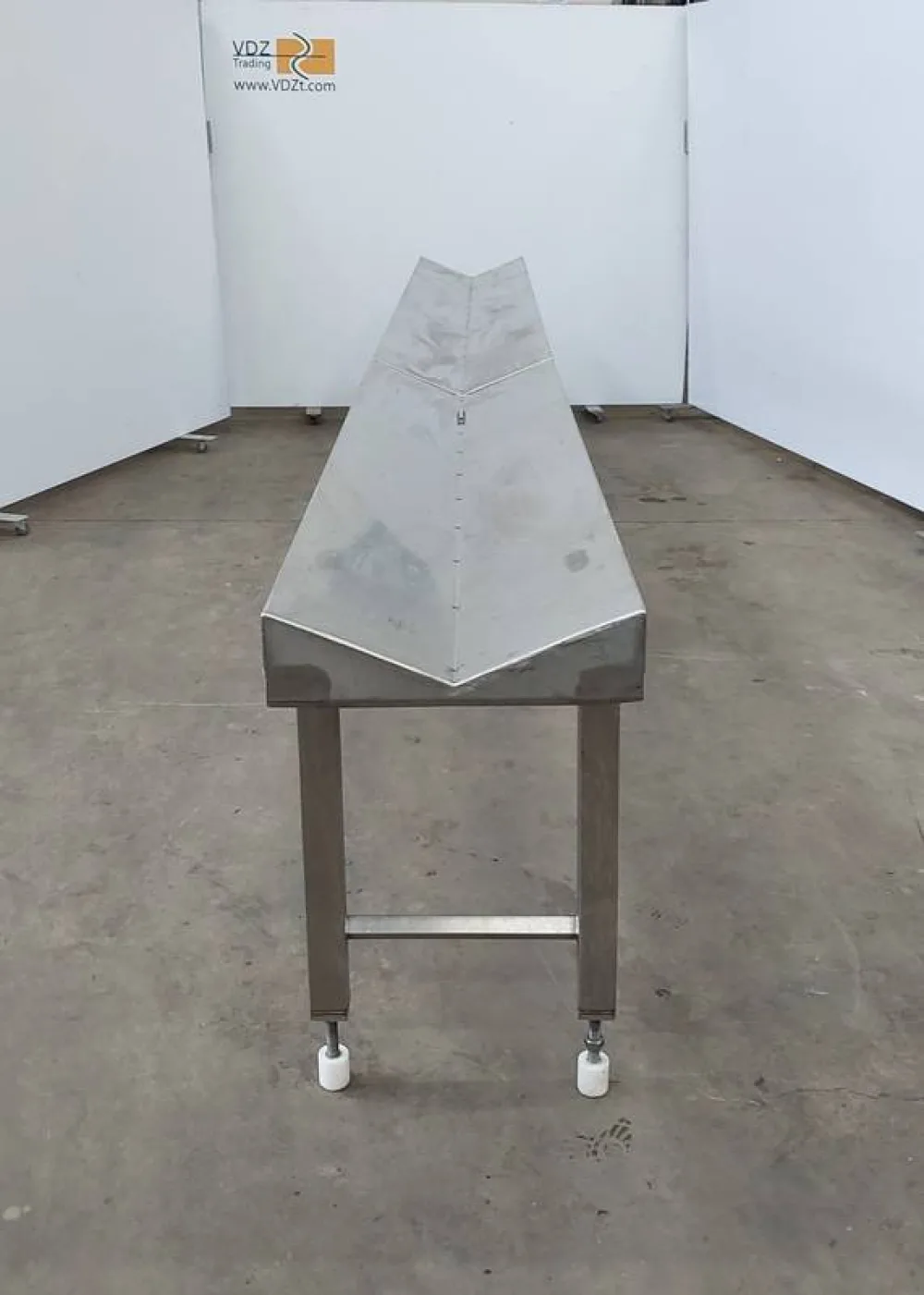 Pre-dehiding table