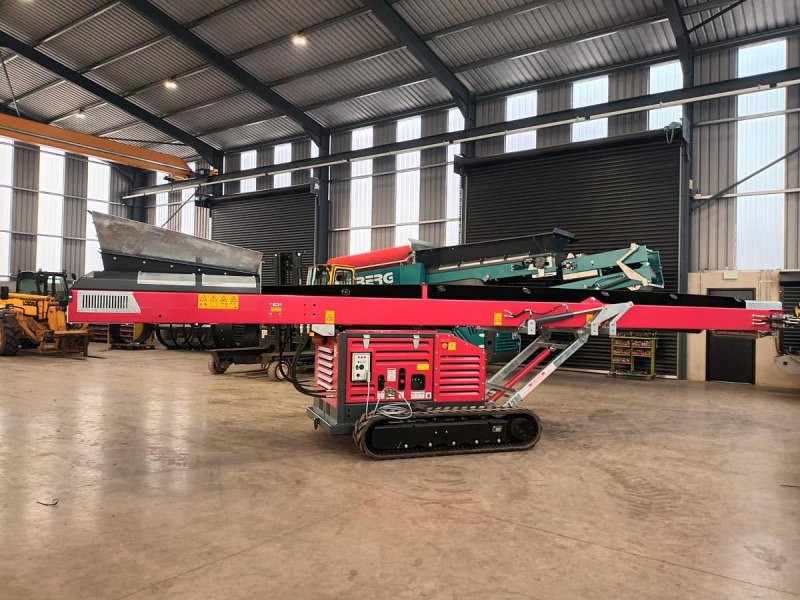 Metberg T3030 Tracked Stockpiling Conveyor