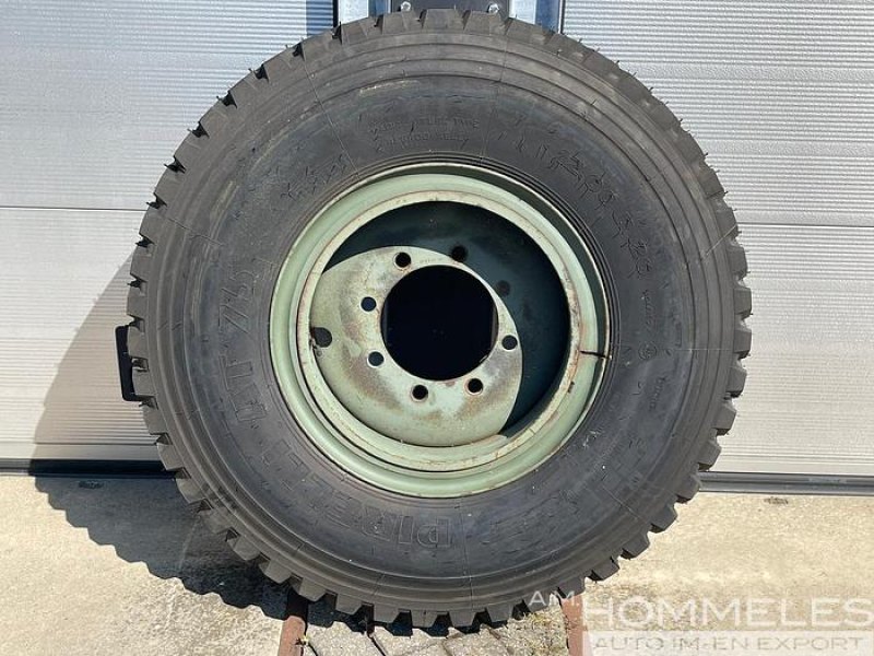 Pirelli AT75 12.00R20