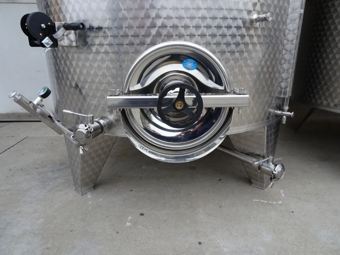 STAINLESS STEEL TANKS CAPACITY LITERS 5000 PNEUMATIC FLOATING LID CONICAL BOTTOM NEW EQUIPMENT - 5