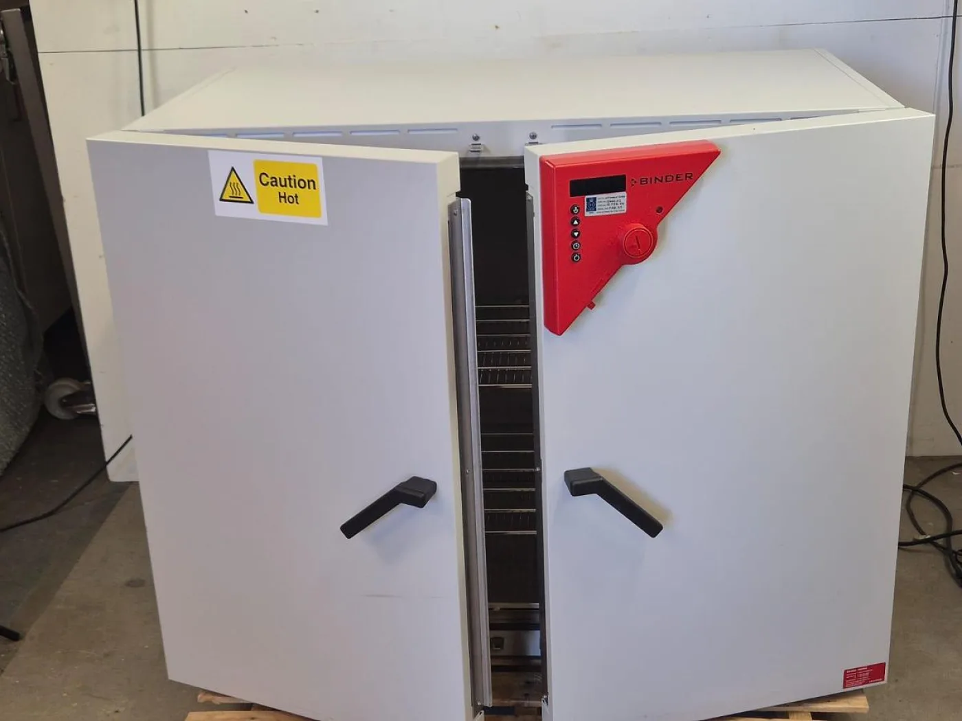 Binder Fed 400 Drying Heating Chamber - 2