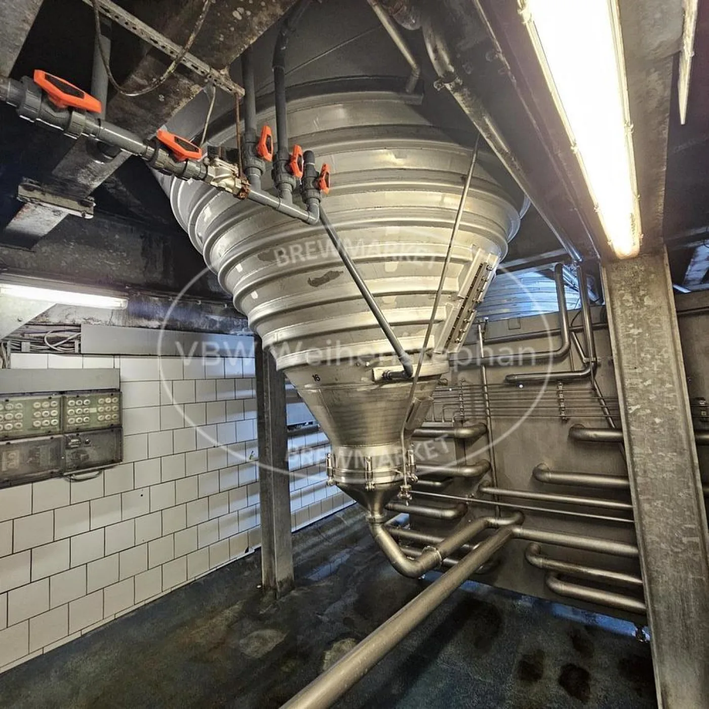 Cylindroconical fermentation and storage tanks (15 units) - 6