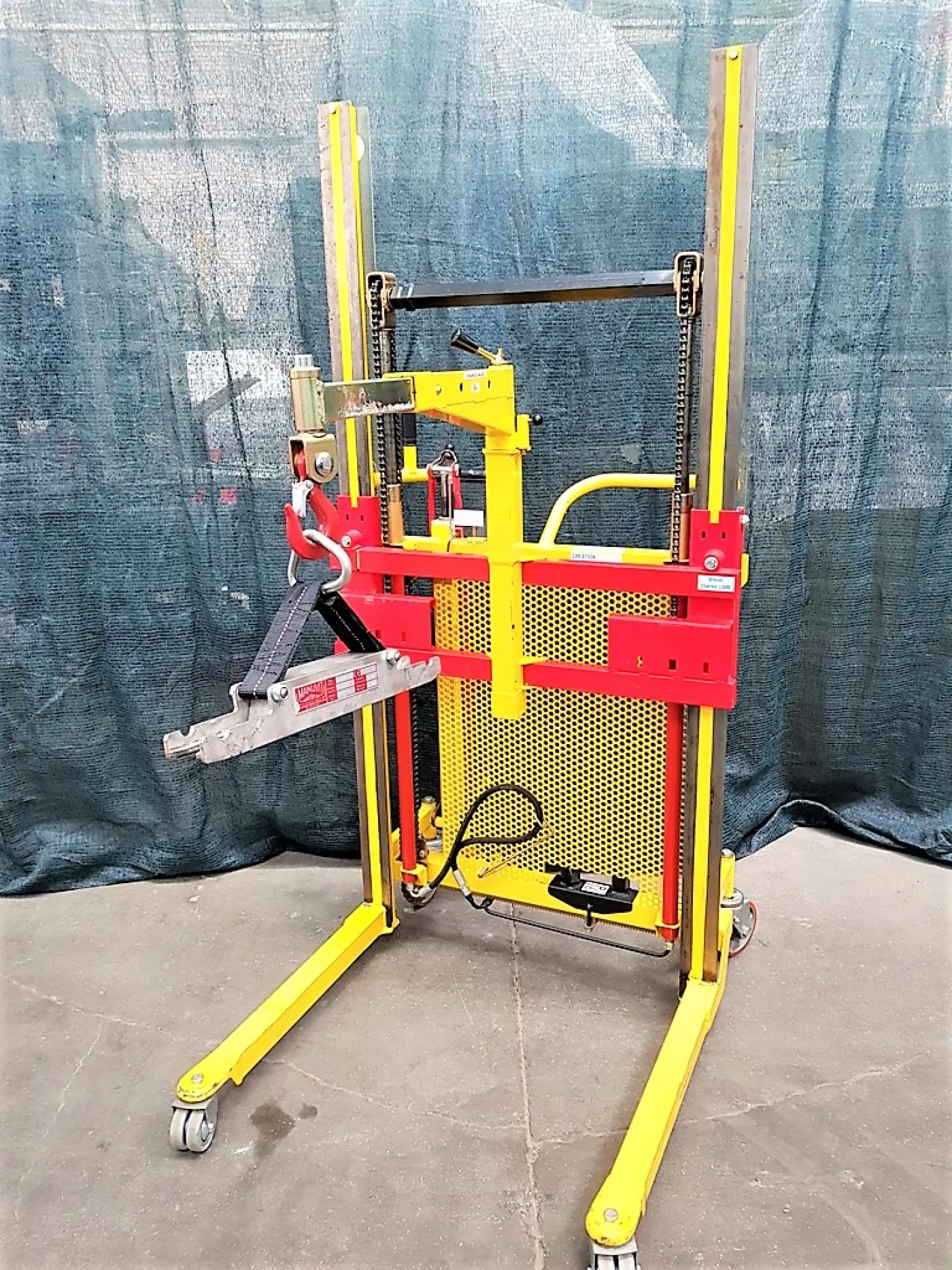 CARRELLO ELEVATORE IDRAULICO – MANUVIT MANUTENTION MOD. ELEVATORE - 2