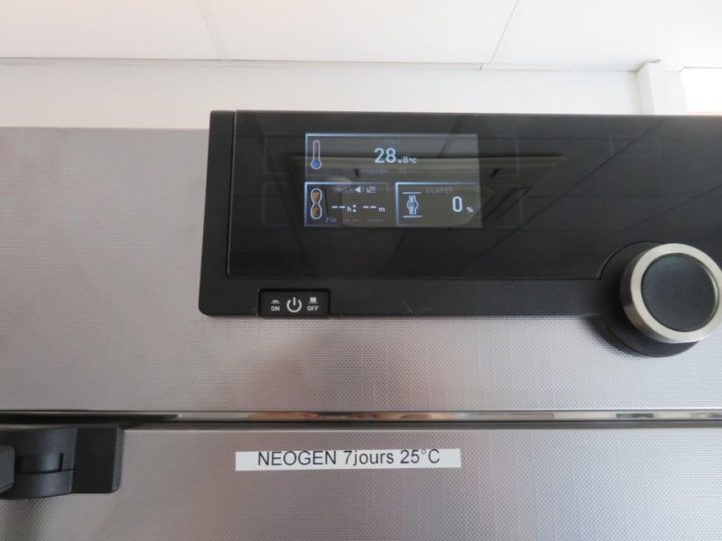 Memmert GmbH and Co. KG Memmert GmbH and Co. KG IN260 Laboratory Incubator- R and D