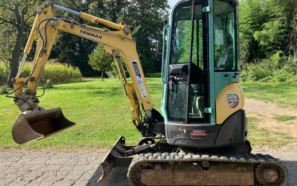 Yanmar - VIO 25-4