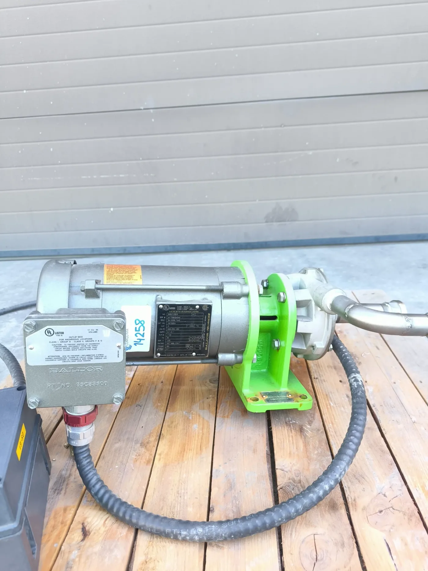 CENTRIFUGAL PUMP EASTERN CENTRICHEM ECC1-AAPEDNSS WITH BALDOR MOTOR 0.37 kW - 3