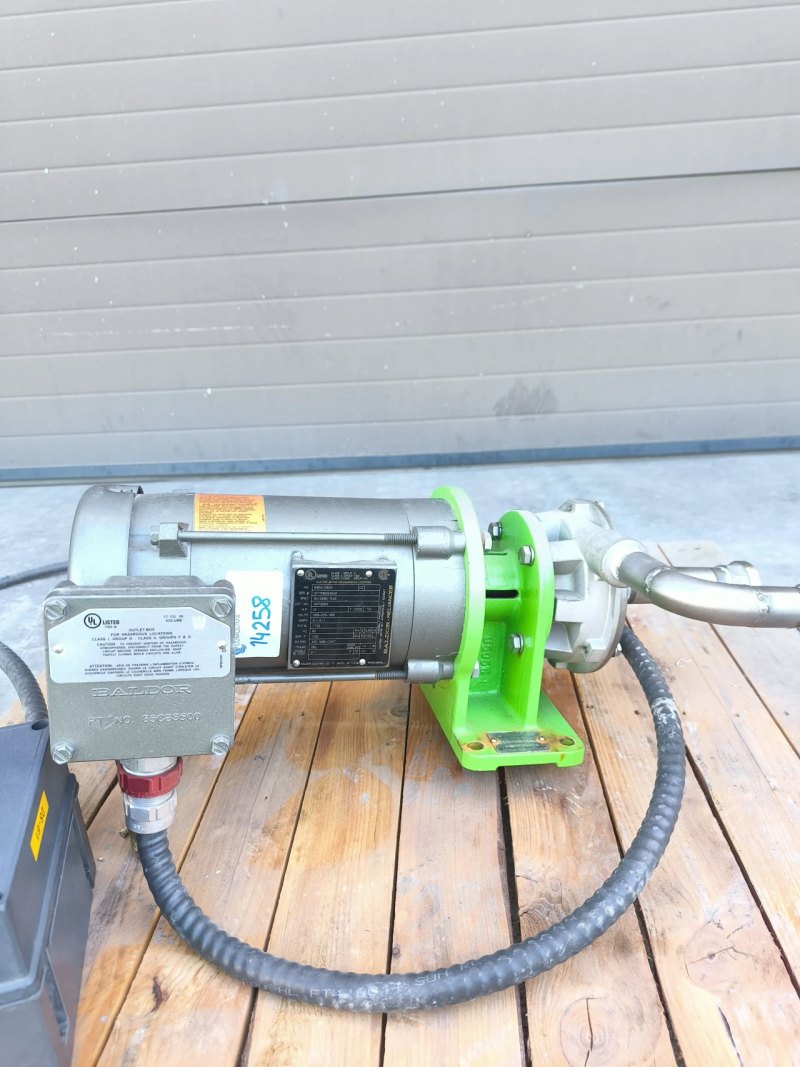 CENTRIFUGAL PUMP EASTERN CENTRICHEM ECC1-AAPEDNSS WITH BALDOR MOTOR 0.37 kW