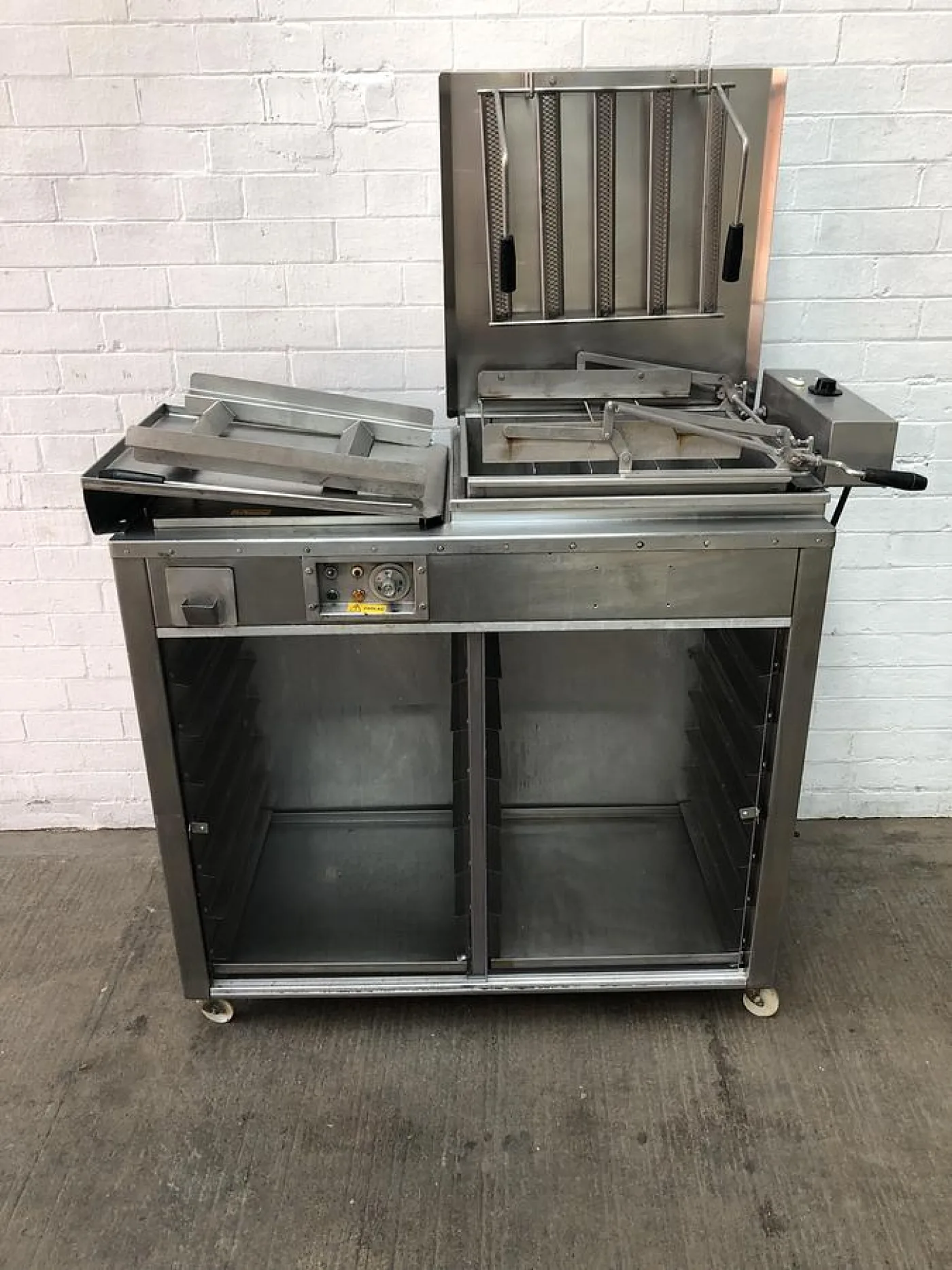 DCA 500 Half Tray Float Fryer - 18" x 15" Trays With Under Prover - 1