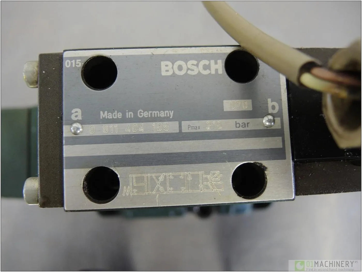2010 BOSCH 0811404 105 + 402 AI1753 - 7