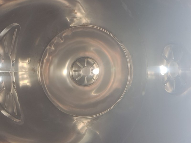 STAINLESS STEEL TANKS, CAPACITY 2500 LITERS, STORAGE MODEL ROUNDED BOTTOM, NEW EQUIPMENT