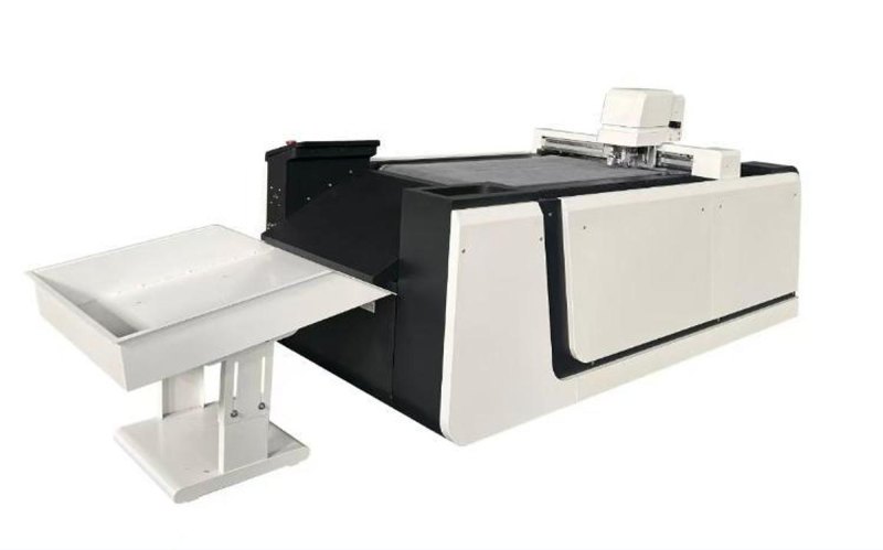 600x900 mm DIGITAL CUTTING MACHINE WITH AUTO LOADING