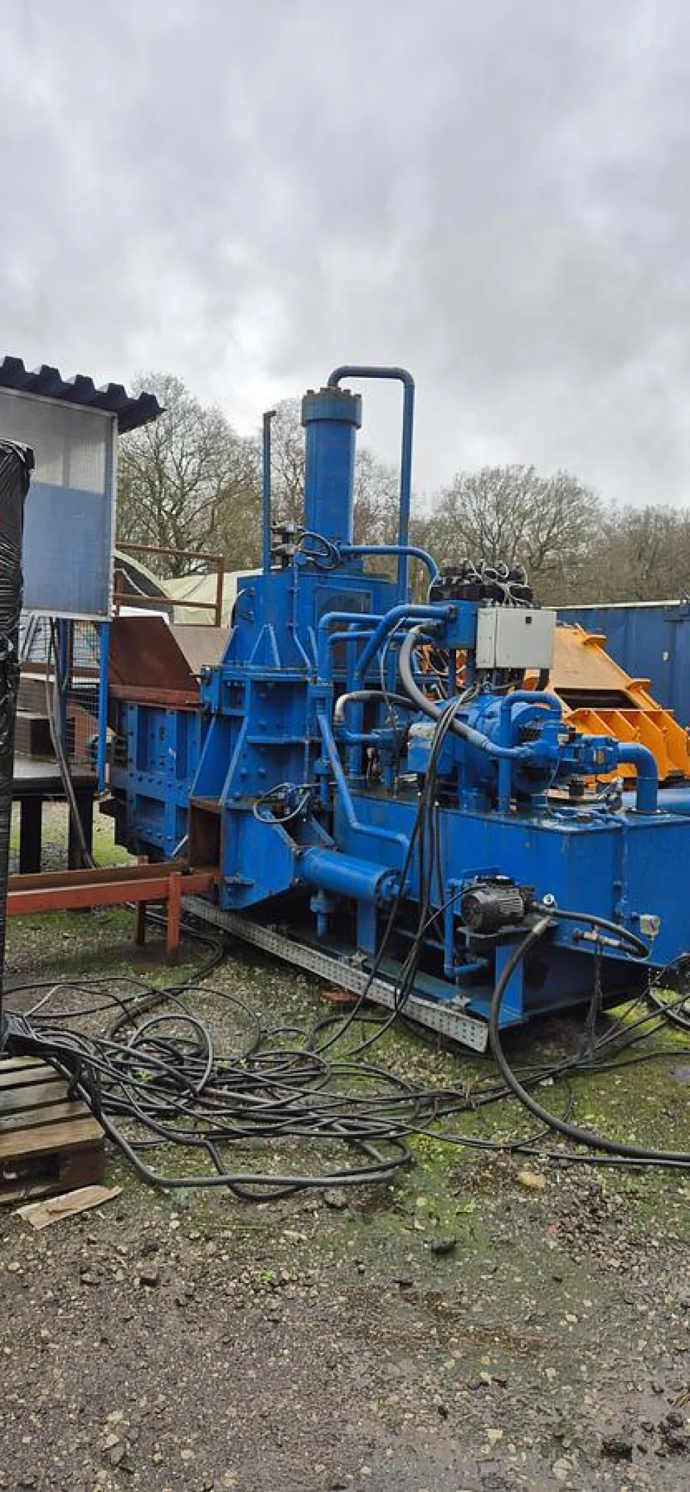 Harris TGS 25 Baler