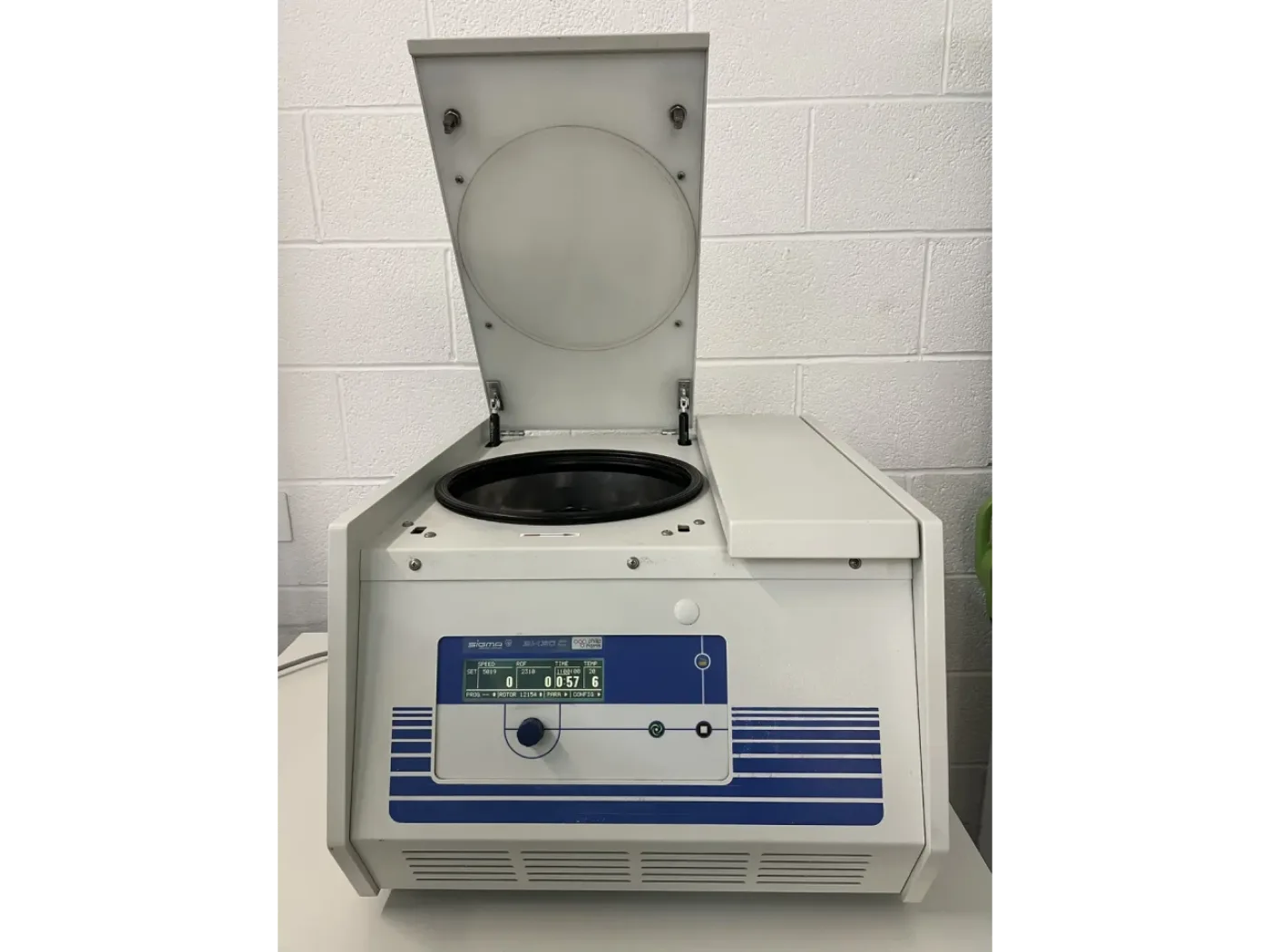 Sigma 3K30C Refrigerated Centrifuge - 4