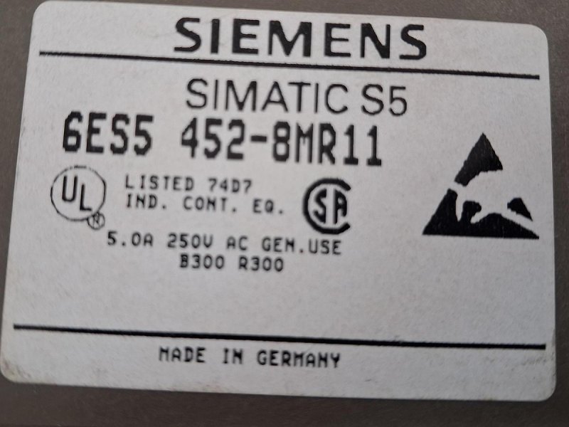 Siemens SIMATIC S5 6ES5 452-8MR11 Digital Output Module