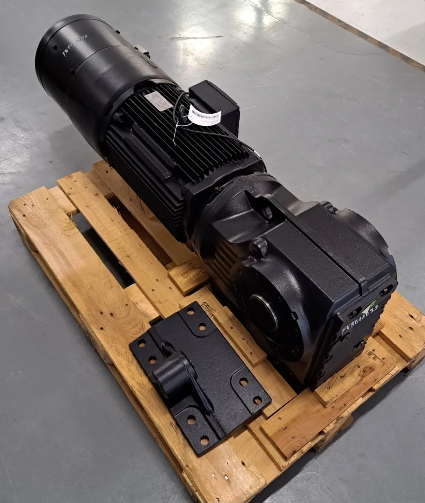 SEW Eurodrive Getriebemotor KA97/TDV180LA/BM/TF/V/AV1H - 2