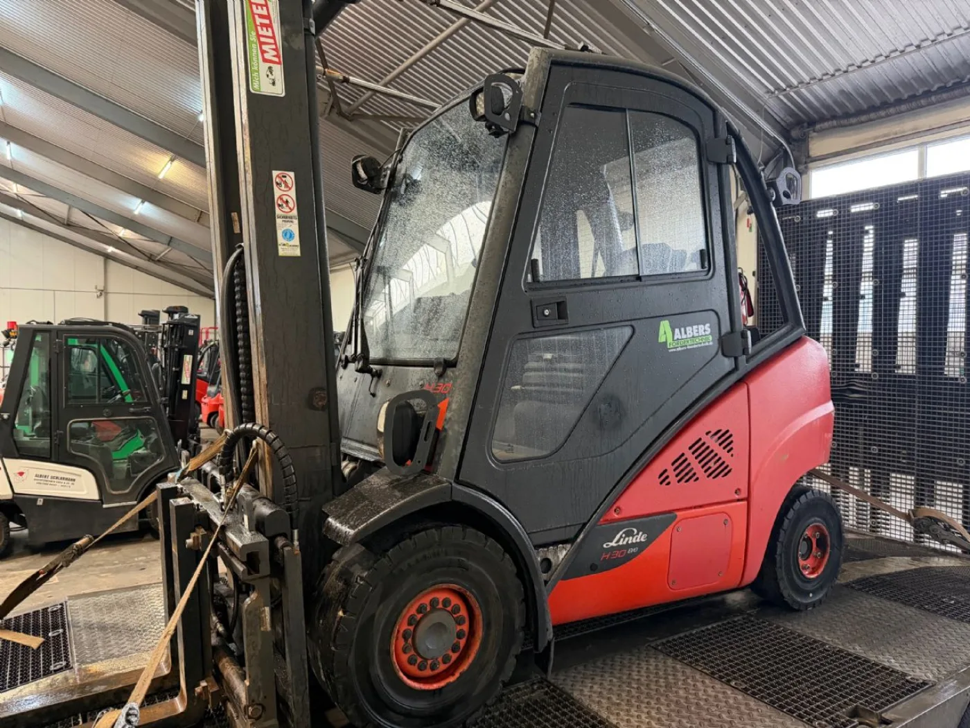 Linde H30T-02 - 2