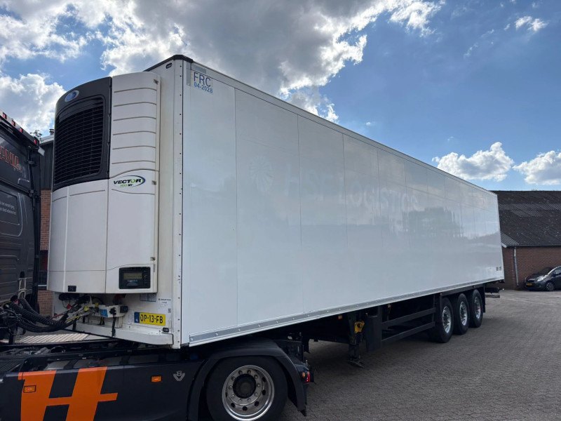 Schmitz Cargobull N/A SKO 24 5x Meatrails Rohrbahnen Fleisch Carrier Vector 1950MT NL Trailer APK/TUV 08-2026