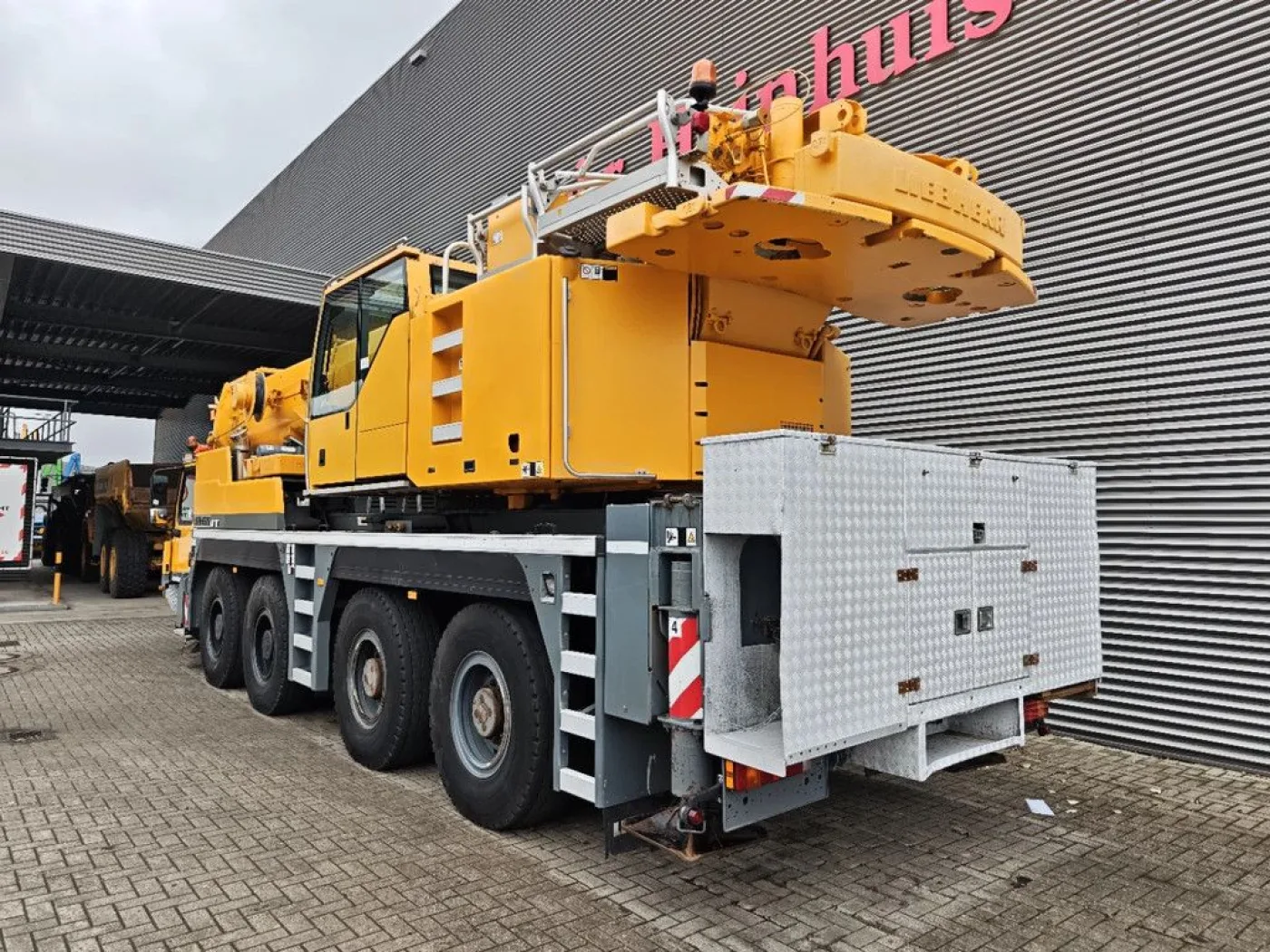 Liebherr LTM 1090-4.1 8x8 - 3