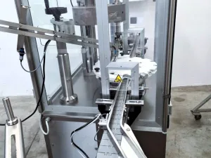 LINEA DI RIEMPIMENTO LIQUIDI CON TAPPATRICE – IMA FARMOMAC – MOD. F57 F45