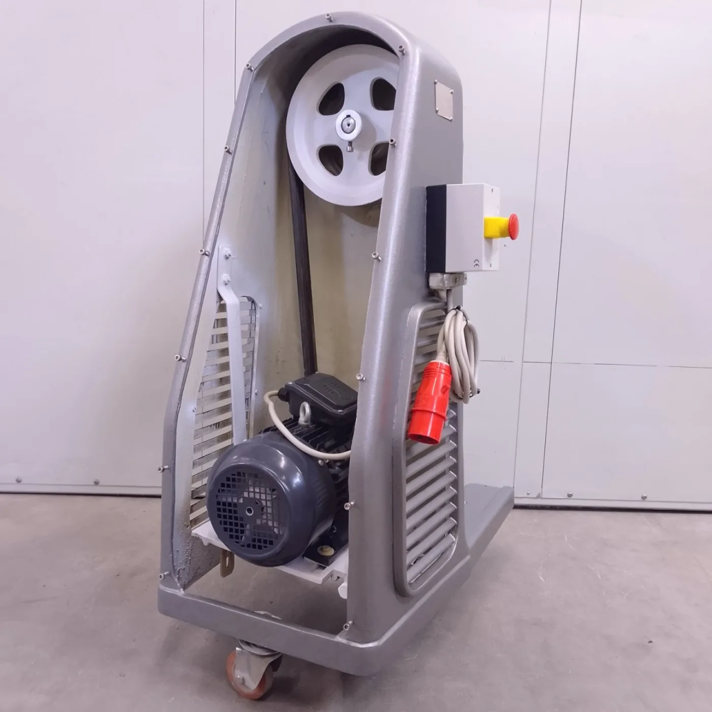 MULINO A MARTELLI – OFFICINA M. TRABATTONI ISIDORO – MOD. TITANUS - 3